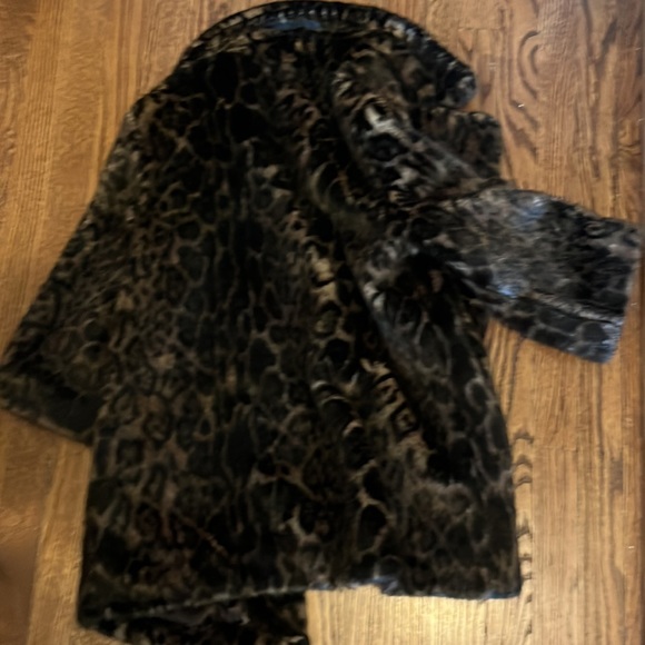 Fabulous Furs Faux Leopard Jacket - Picture 7 of 9